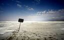 (ویدئو)صف طولانی مردم برای لذت بردن از دریاچه ارومیه را ببینید