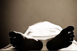 کشف جسد پزشک در وان حمام