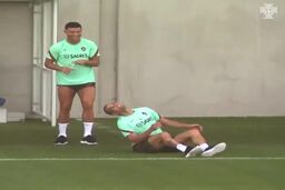 جنجال دوباره رونالدو با بطری آب در تمرین پرتغال