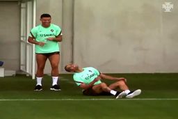 جنجال دوباره رونالدو با بطری آب در تمرین پرتغال