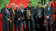 اهدا کاپ قهرمانی سوپرجام فوتبال ایران به پرسپولیس