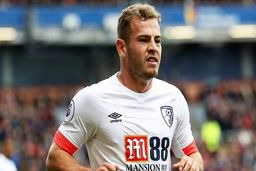 لیگ برتری‌ها در پی شکار یک ستاره آزاد

