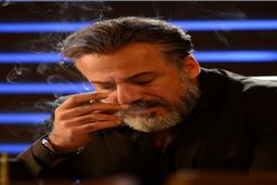 این خانم کنار امیر آقایی کیست؟