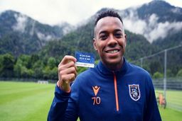 ستاره سابق تیم ملی برزیل، استقلالی می‎‌شود؟!

