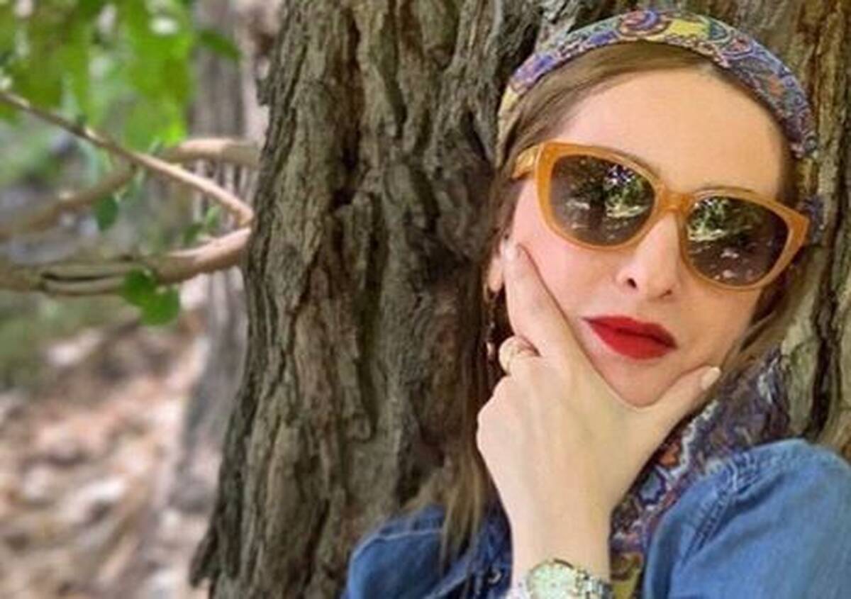 شقایق دهقان و همسر سابقش روی دیوار چین