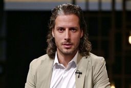 بازداشت بازیکن پرسپولیس به جرم بد حجابی 