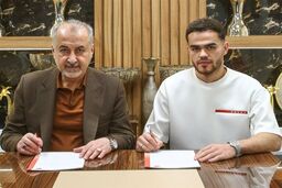 (عکس) امضای قرارداد ارونوف با پرسپولیس