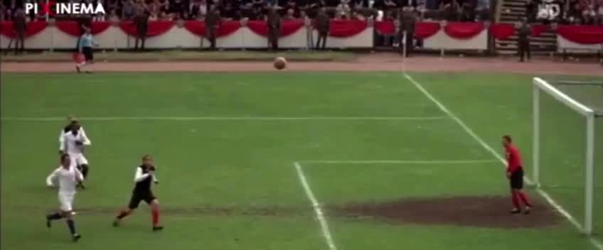 گل فوق العاده پله در فیلم فرار به سوی پیروزی