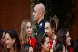 فیفا رئیس بی اخلاق فدراسیون فوتبال اسپانیا را محروم کرد