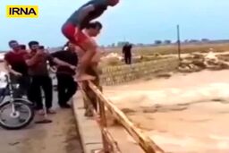 تصاویر حماقتی جدید در برخورد با سیل|فیلم