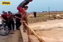 تصاویر حماقتی جدید در برخورد با سیل|فیلم