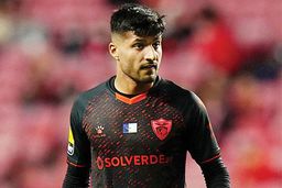 فیفا ؛ ته مانده حساب استقلال را به سانتاکلارا می دهد