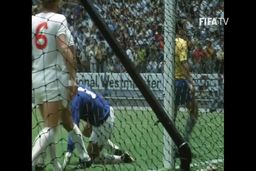 سیو خارق العاده گوردون بنکس مقابل پله+فیلم