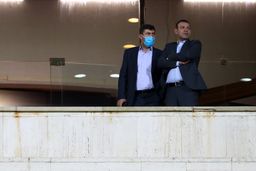 عزیزی خادم دچار بازی کلامی است؛ماجرای عجیب در یک برنامه تلویزیونی