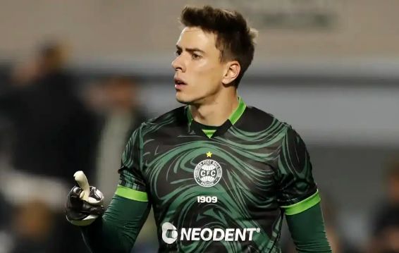 دروازه‌بان فلامینگو برزیل در نساجی