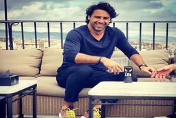 فرهاد مجیدی برای پرداخت پاداش‌ها، خانه فروخت!