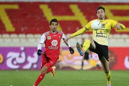ادبیات کوچه‌بازاری روزنامه طرفدار سپاهان علیه پرسپولیس + عکس