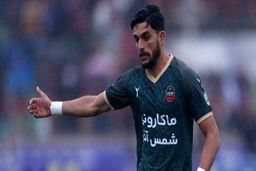 مدافع شمس آذر در آستانه انتقال به استقلال