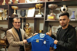 ارسلان مطهری رسما به تیم فوتبال استقلال پیوست

