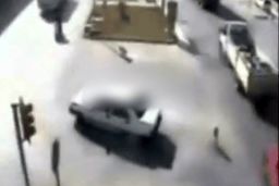 فوری: پرت شدن کودک از خودروی در حال حرکت | ببینید