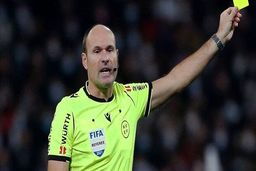 داور مشهور جهان از داوری خداحافظی کرد