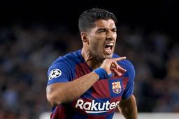 آژاکس خواهان سوارس است