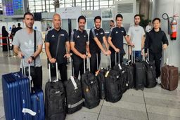 عکس:داوران بازی پرسپولیس و استقلال وارد تهران شدند
