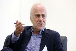 کنایه تند مصطفوی به عزیزی‌ خادم: یک بچه 4 ساله هم این انتخاب ‌ها را نمی ‌کند

