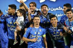 ببینید جام بر دستان وریا غفوری