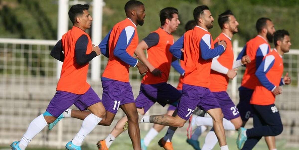 ساپینتو از روز اول استقلال را پشت درب های بسته برد