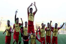 تاریخ اهدای جام  قهرمانی به پرسپولیس 