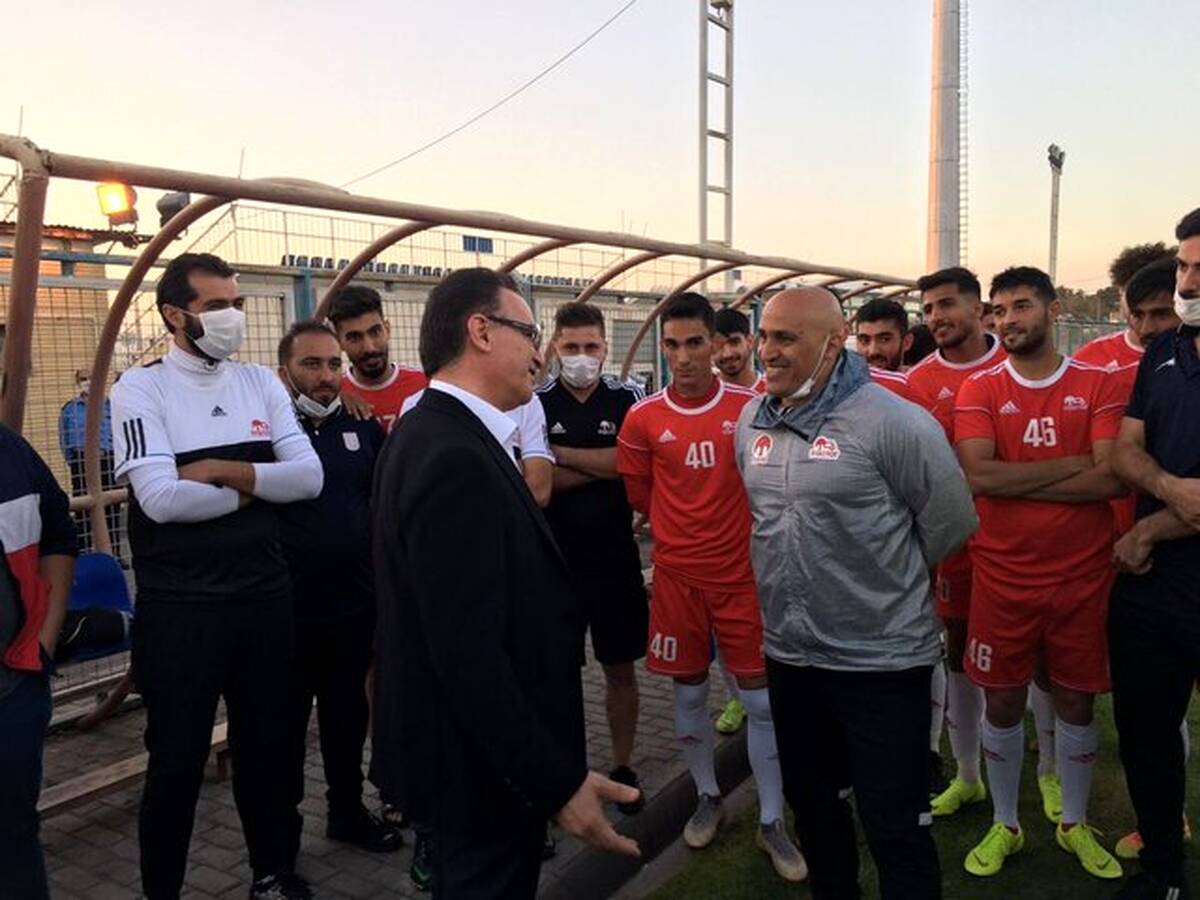 صلاح «تراکتور» خویش «زنوزی» داند!


