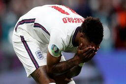 بیانیه یوفا علیه نژادپرستی در فوتبال انگلیس