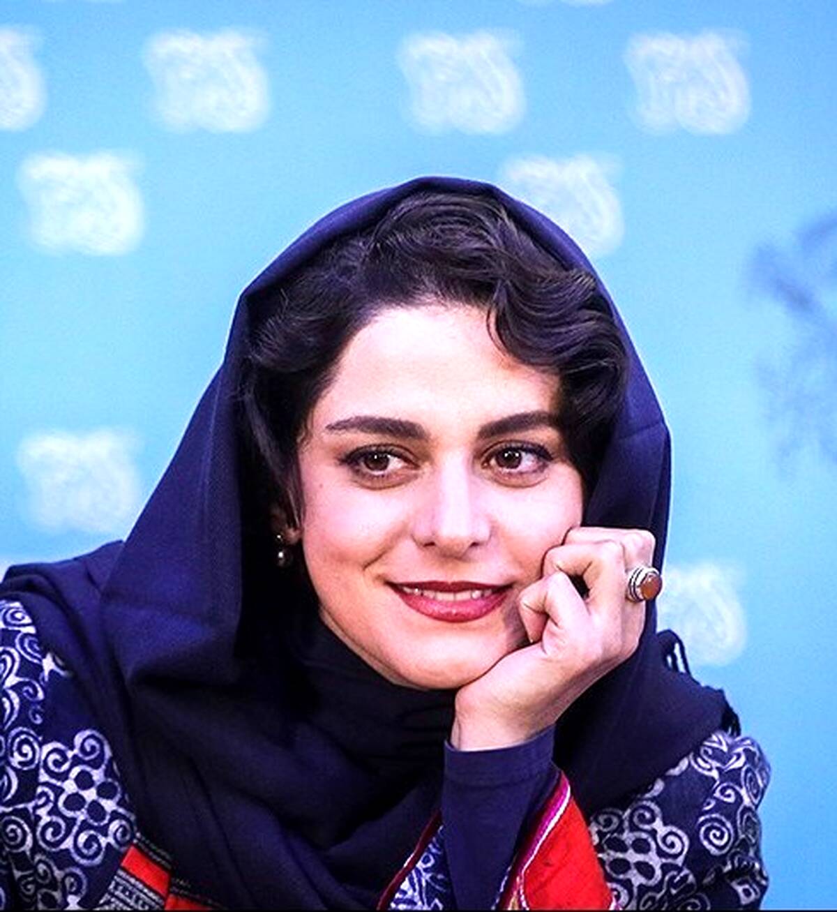 غزل شاکری در خیابان های تهران قدیم + عکس