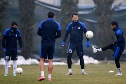 تصاویر تمرین برفی استقلال پیش از بازی با تراکتور