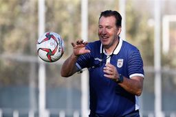 ماجرای عکس سلفی ویلموتس با یوروهای ایران چه بود؟

