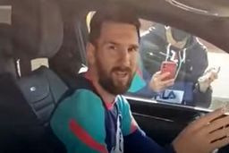 نشست خبری خداحافظی لیونل مسی با بارسلونا / عکس اشکهای دردناک مسی 