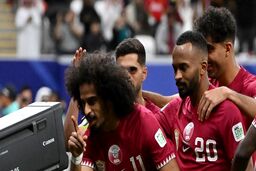 قطر با ضربات پنالتی مقابل ازبکستان حریف ایران در نیمه نهایی شد