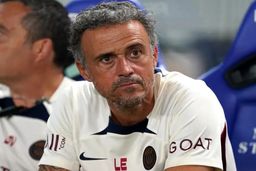 آشوب در پاریس|انریکه نمی خواهد بماند