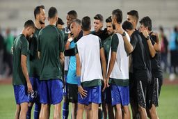 هاشمی نسب و سسما کماکان بدون ثبت قرارداد و مجوز